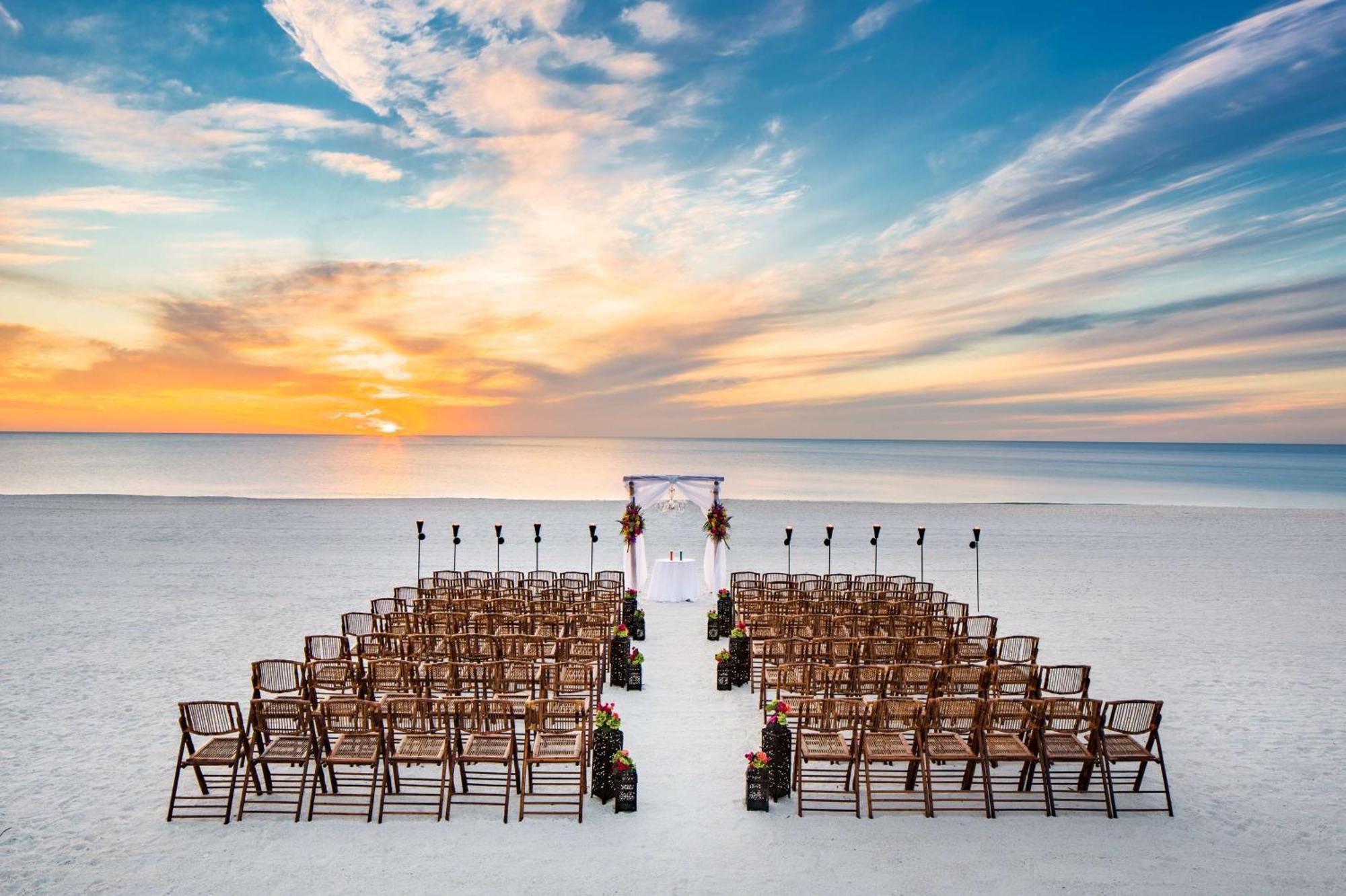 Hilton Marco Island Beach Resort And Spa Eksteriør billede