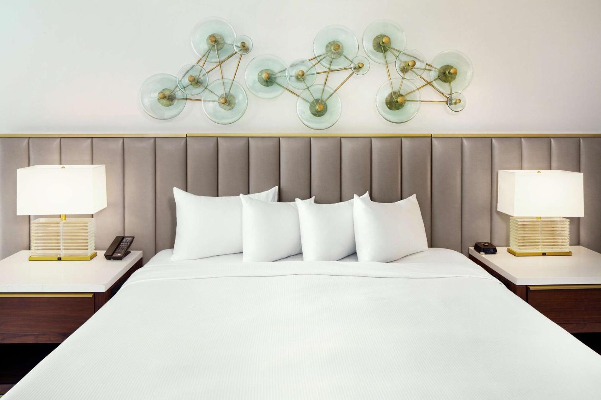 Hilton Marco Island Beach Resort And Spa Eksteriør billede